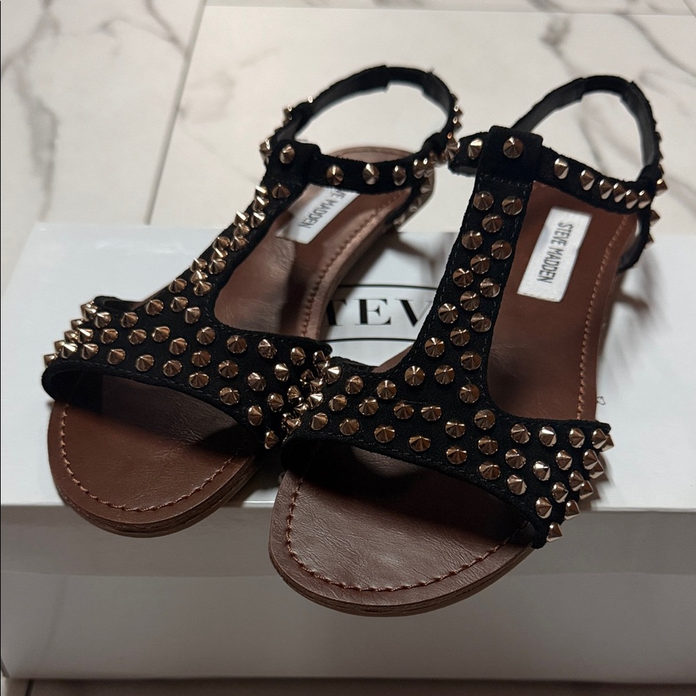 Steve Madden Black and Gold Studded Sandals Brand New